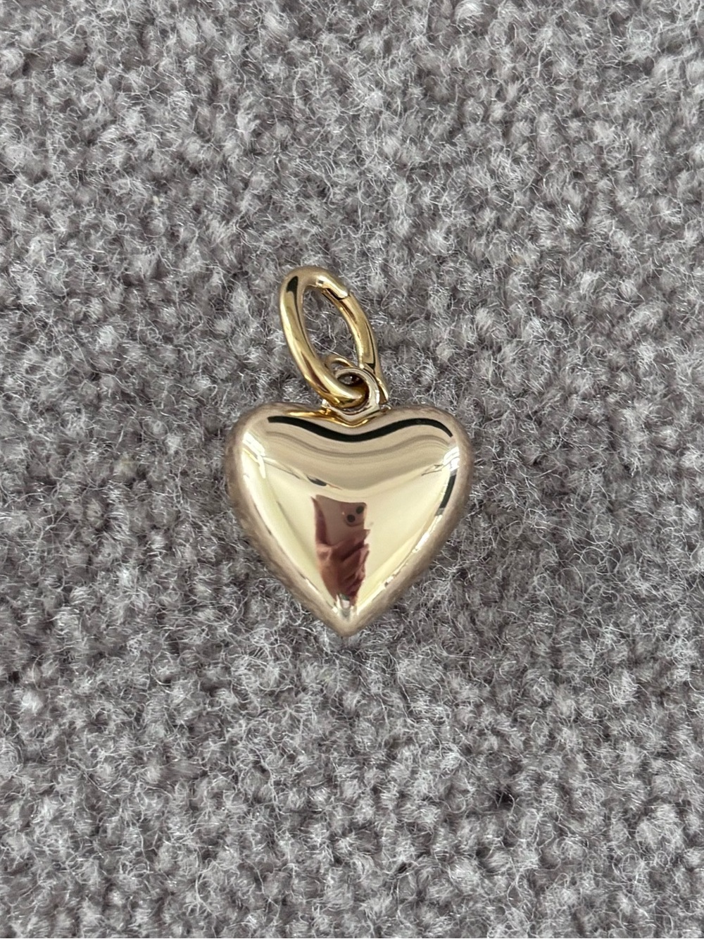 NWOT Roxanne Assoulin The Mini Puffy Heart Charm In Polish Gold